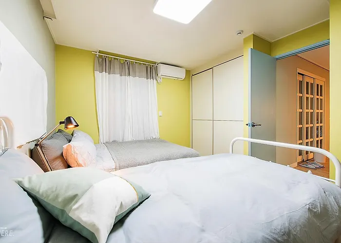 We House At Station * Seul